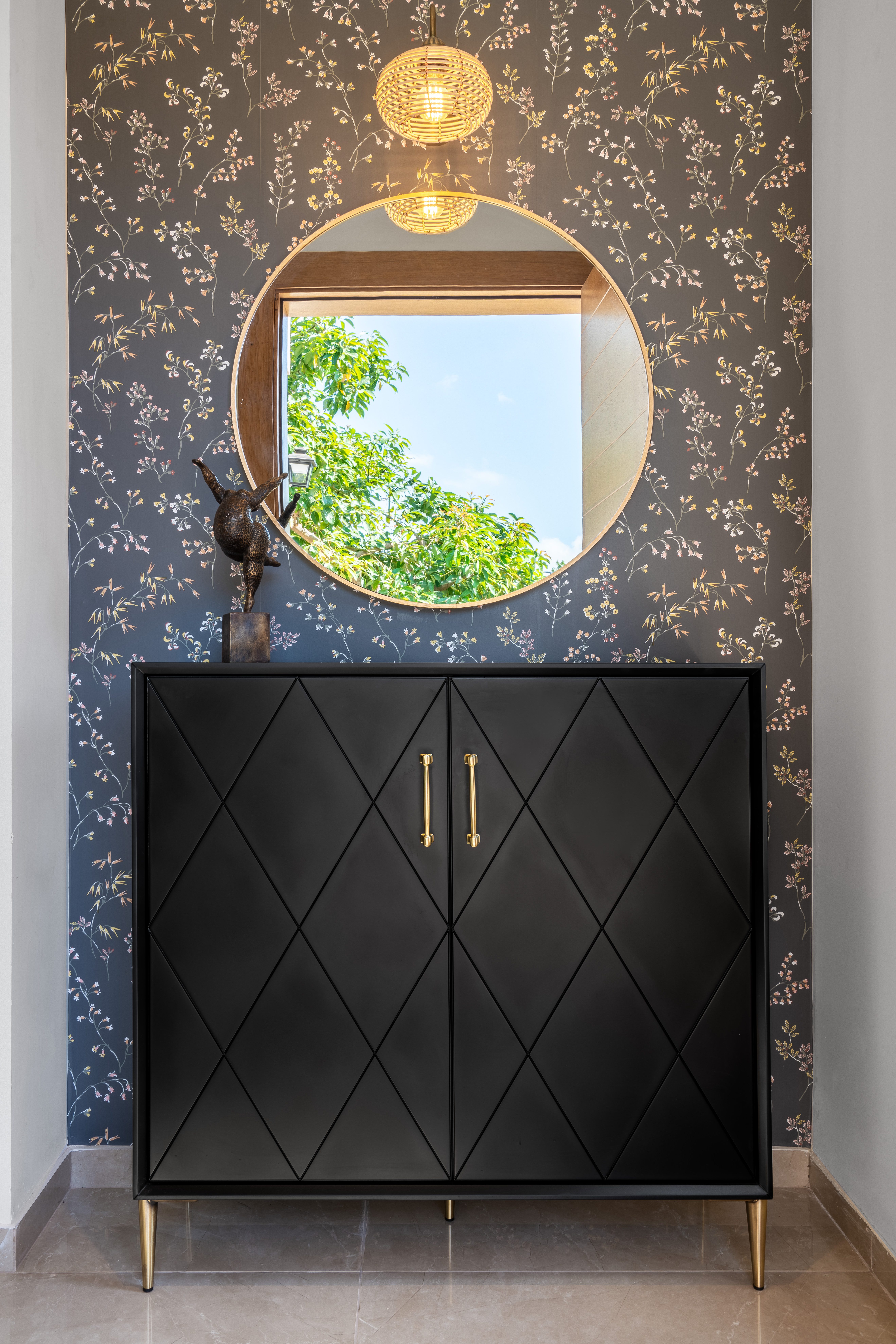 ארון מראה תאורה