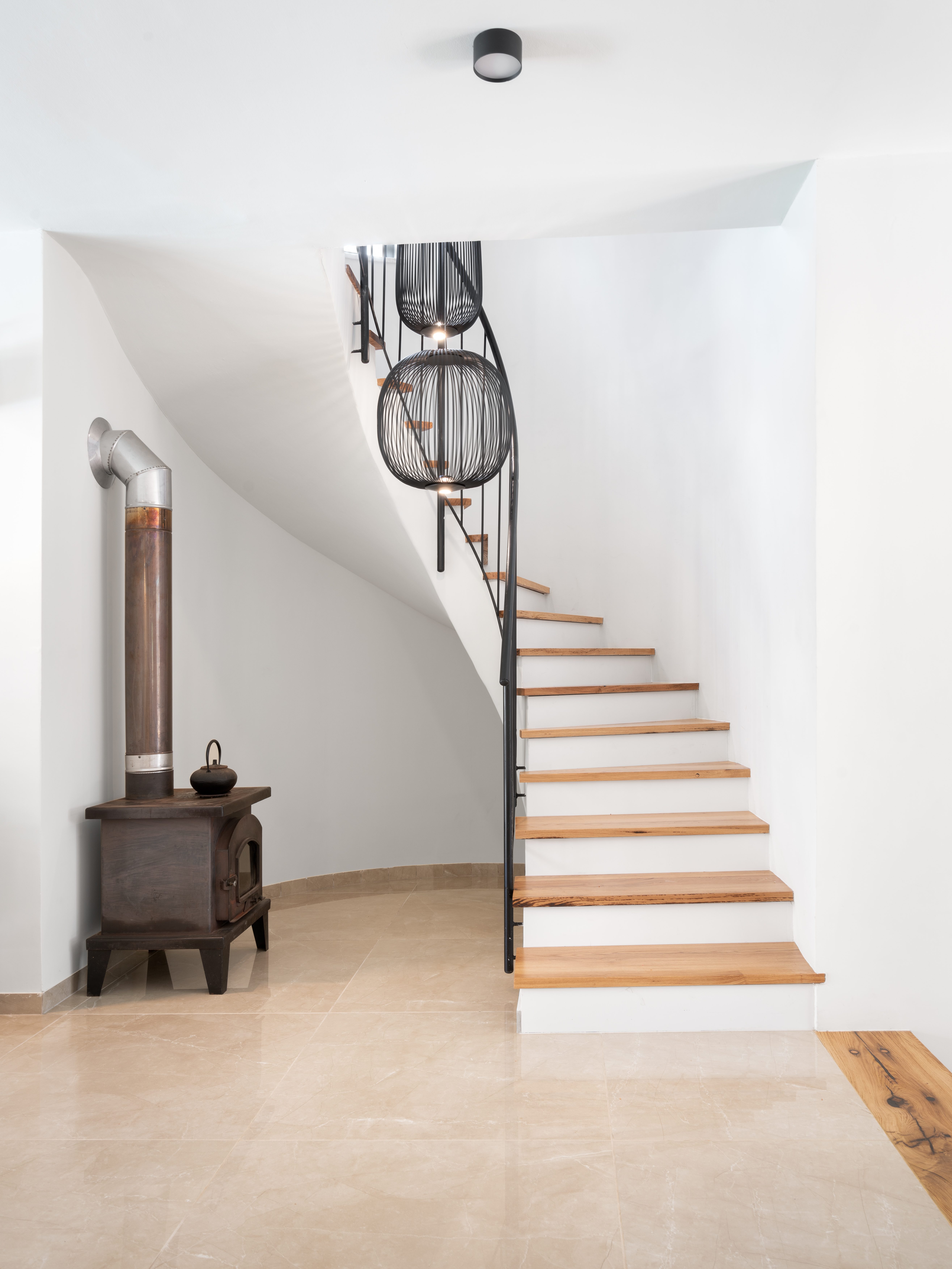 מדרגות לקומה שניה קמין