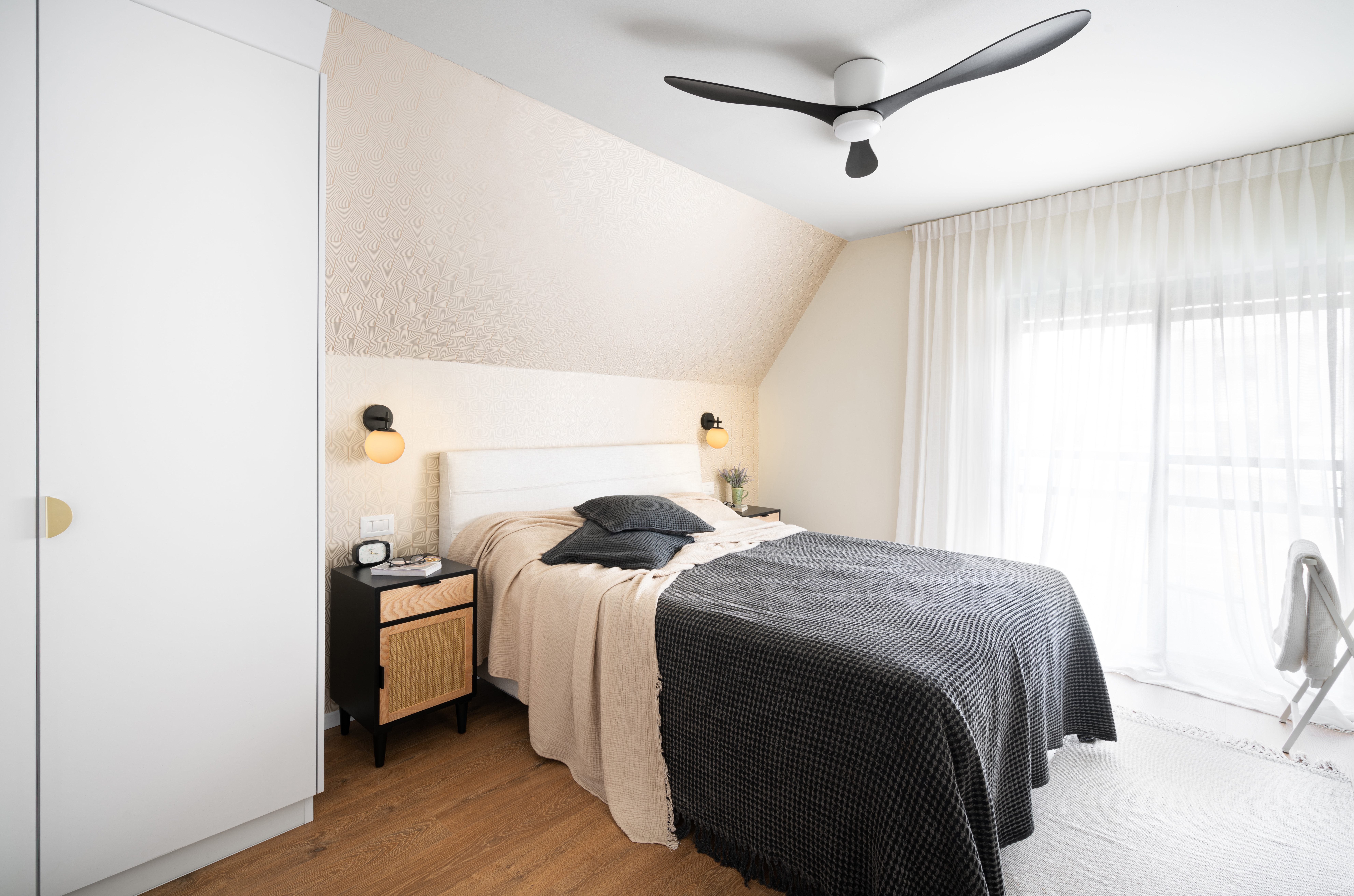 חדר שינה ארון בגדים