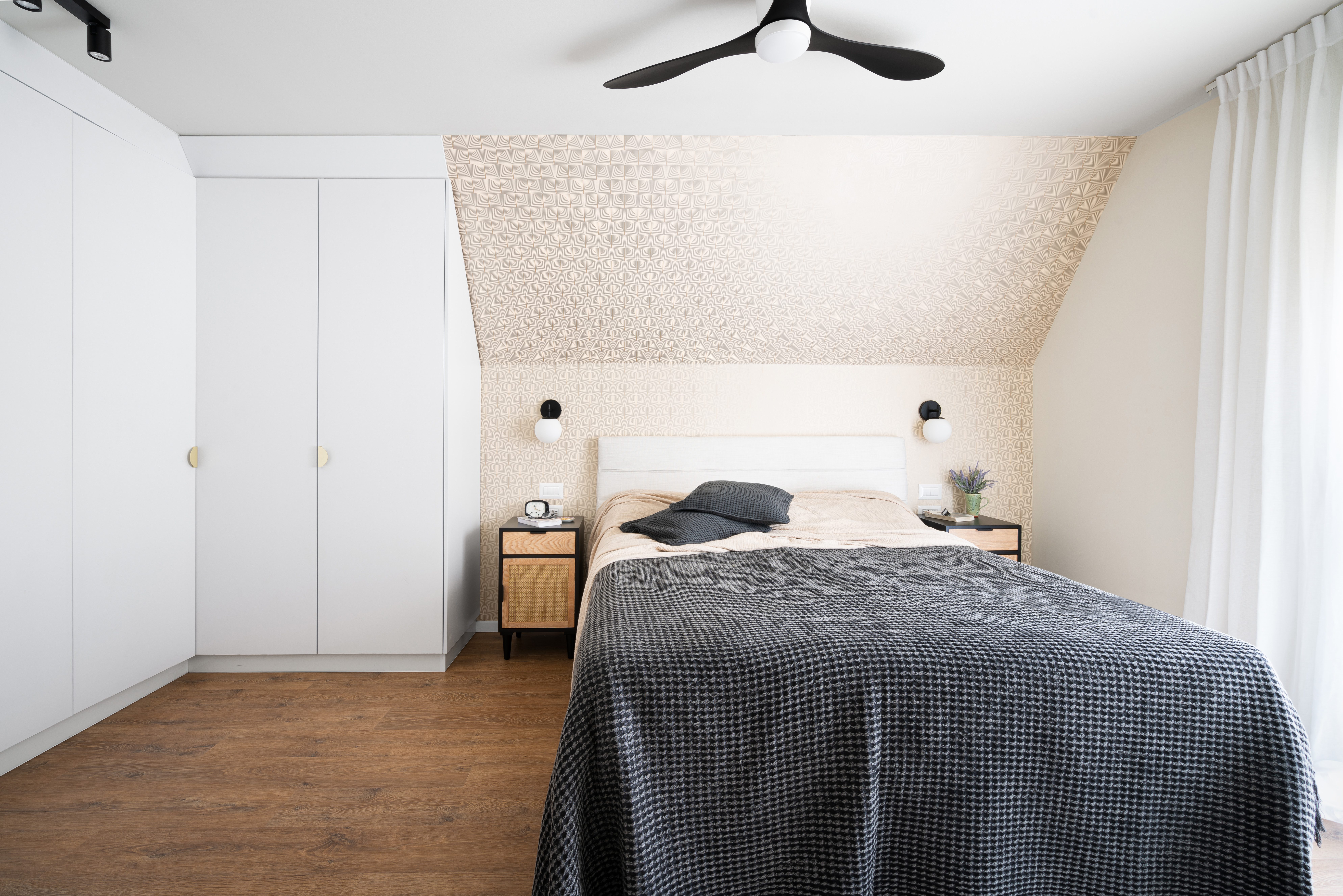 חדר שינה ארון בגדים