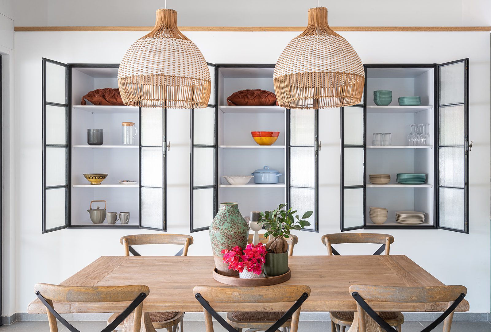 שולחן אוכל עם 6 כסאות