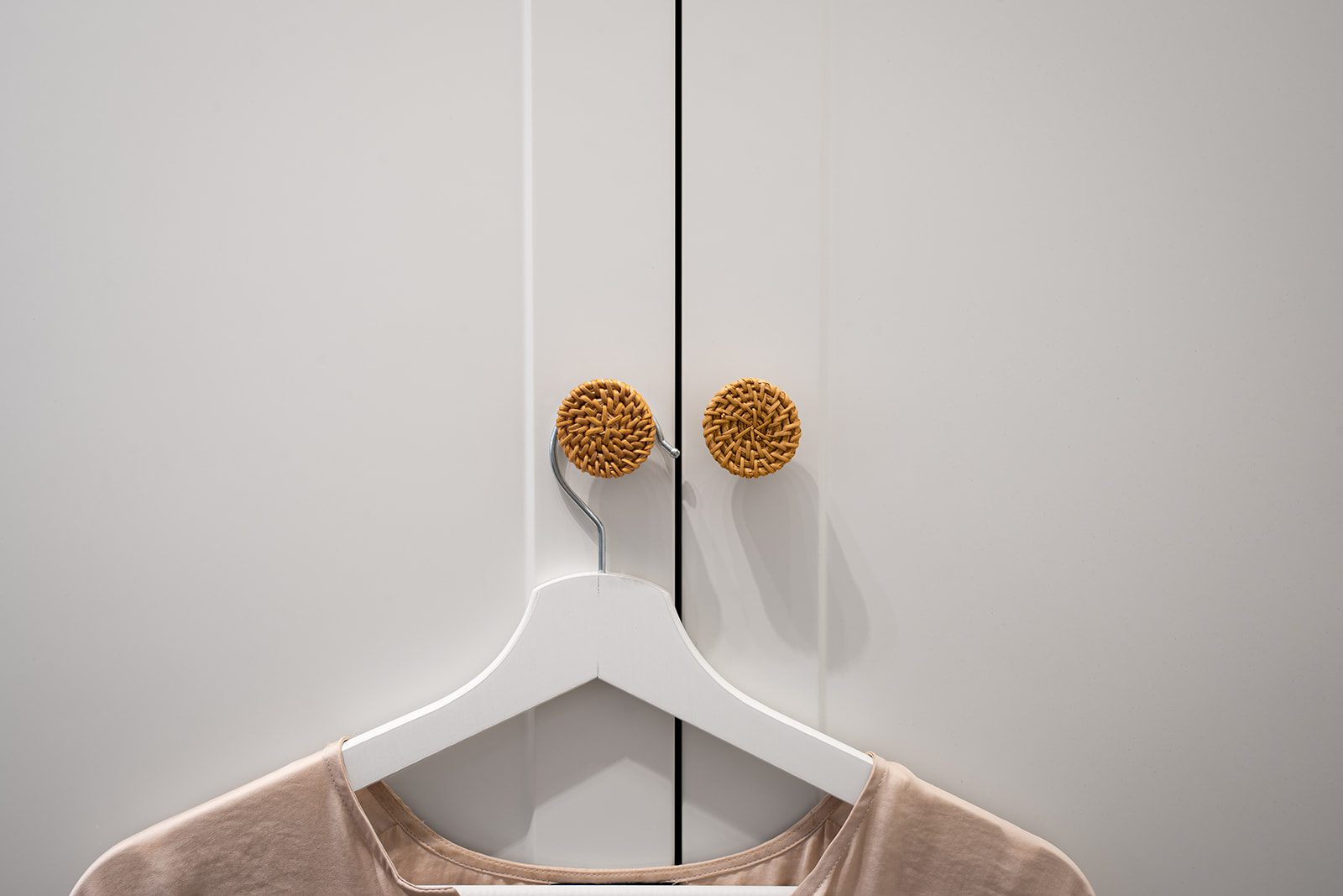 קולב על ארון