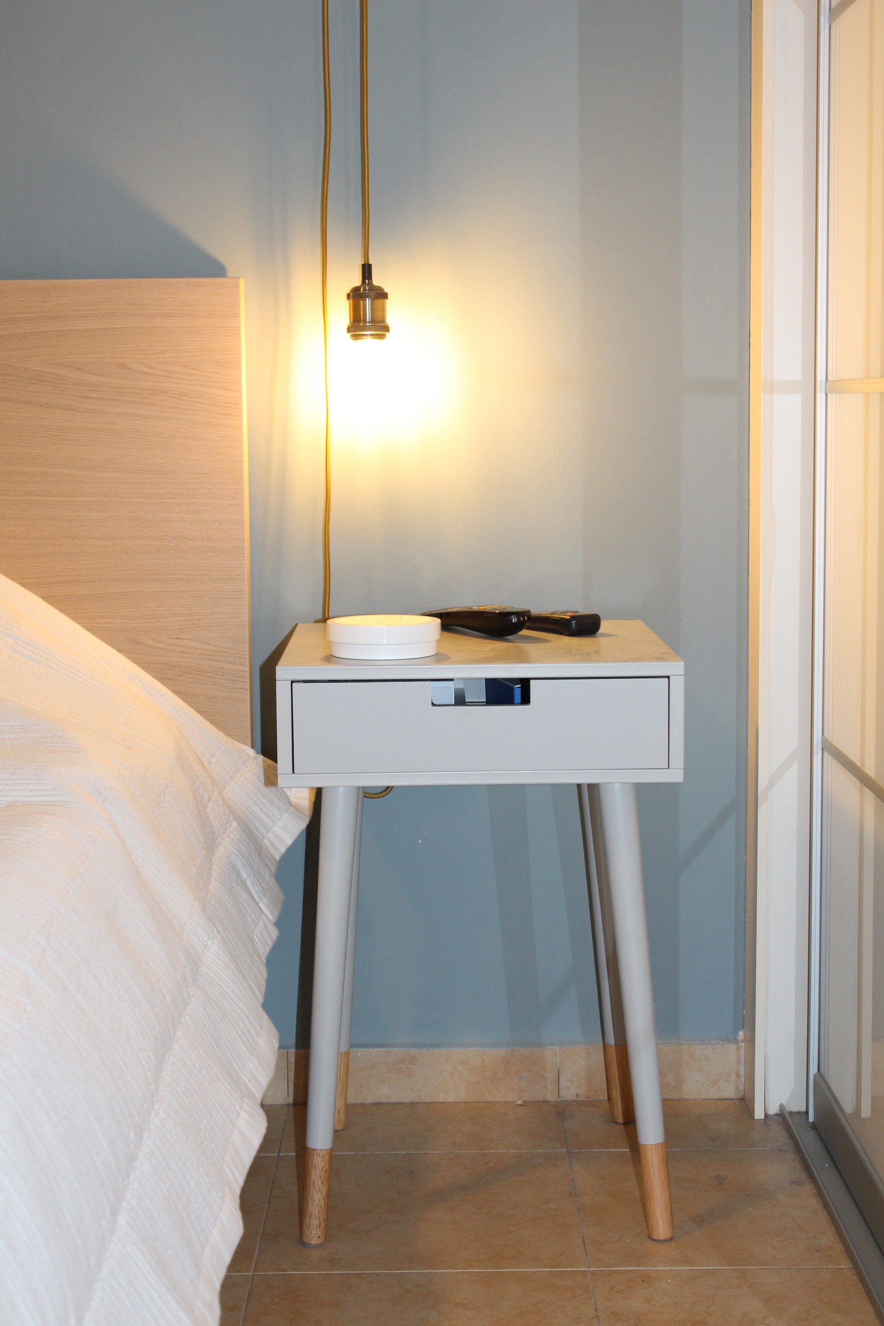 שידת חדר שינה