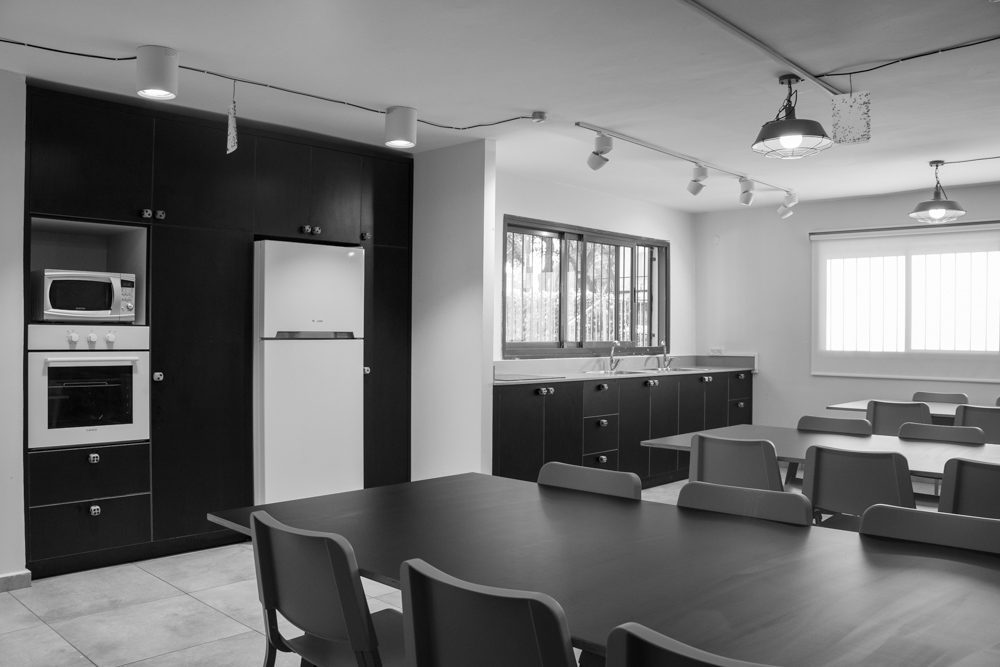 מבנה מגורים לנוער עולה