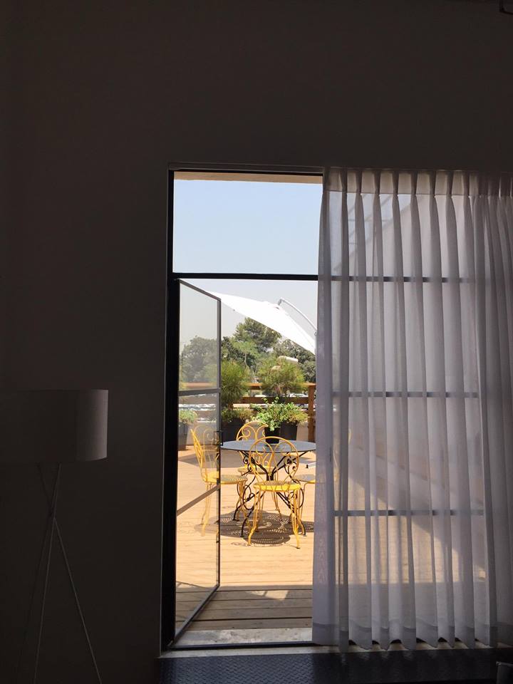 וילון יציאה למרפסת