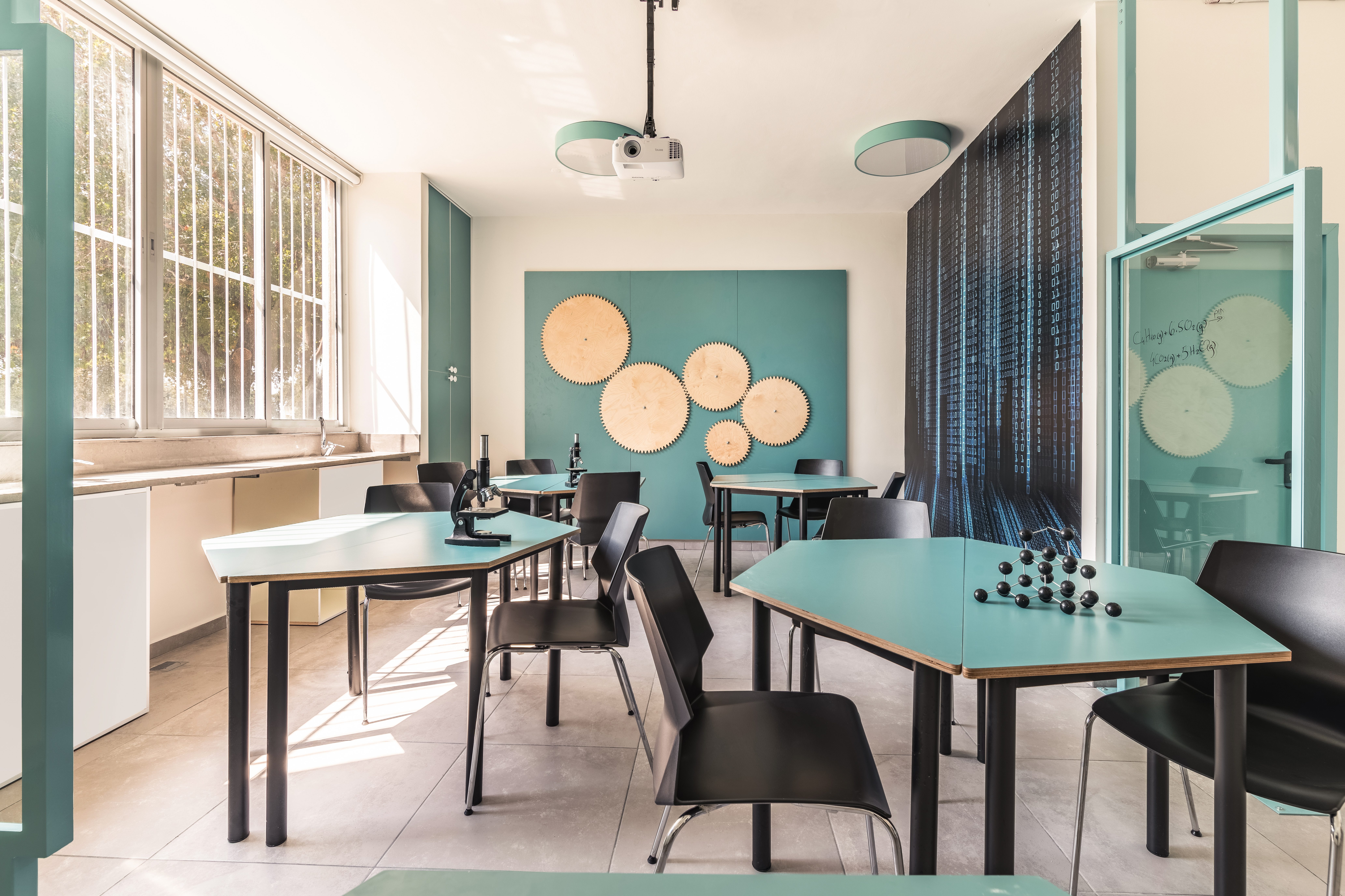 כיתות מדעים ואמנות